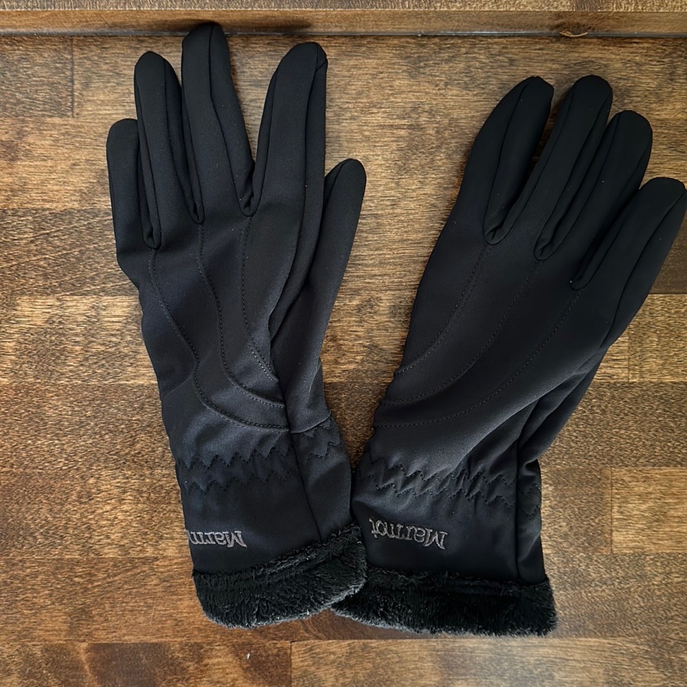 New without tags Marmot women black gloves